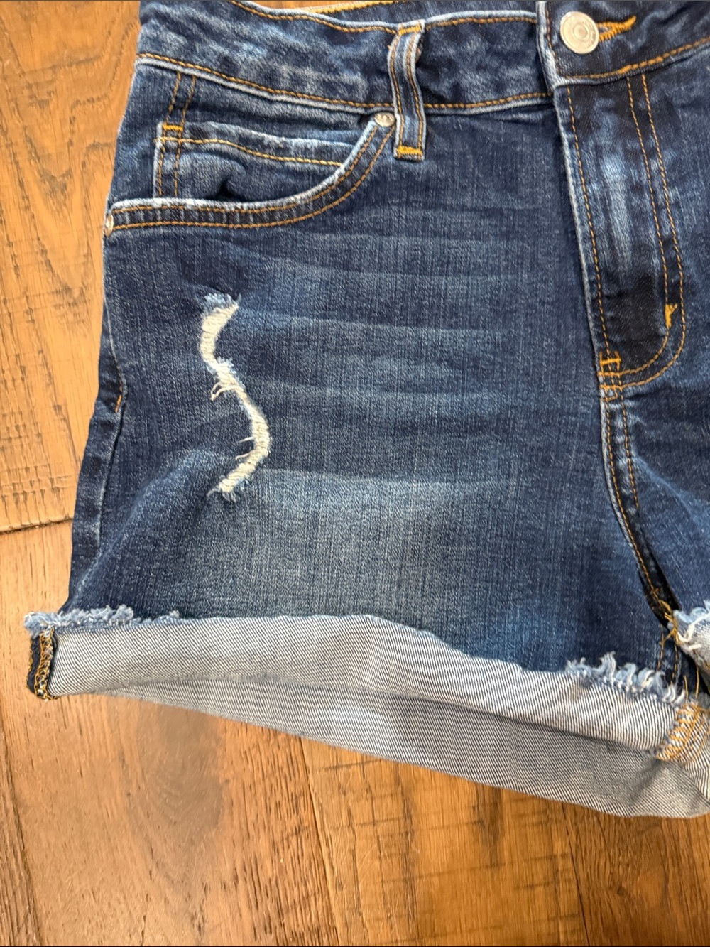 Just Black Indigo Distressed Roll-Cuff Denim Shorts - Picture 4 of 9